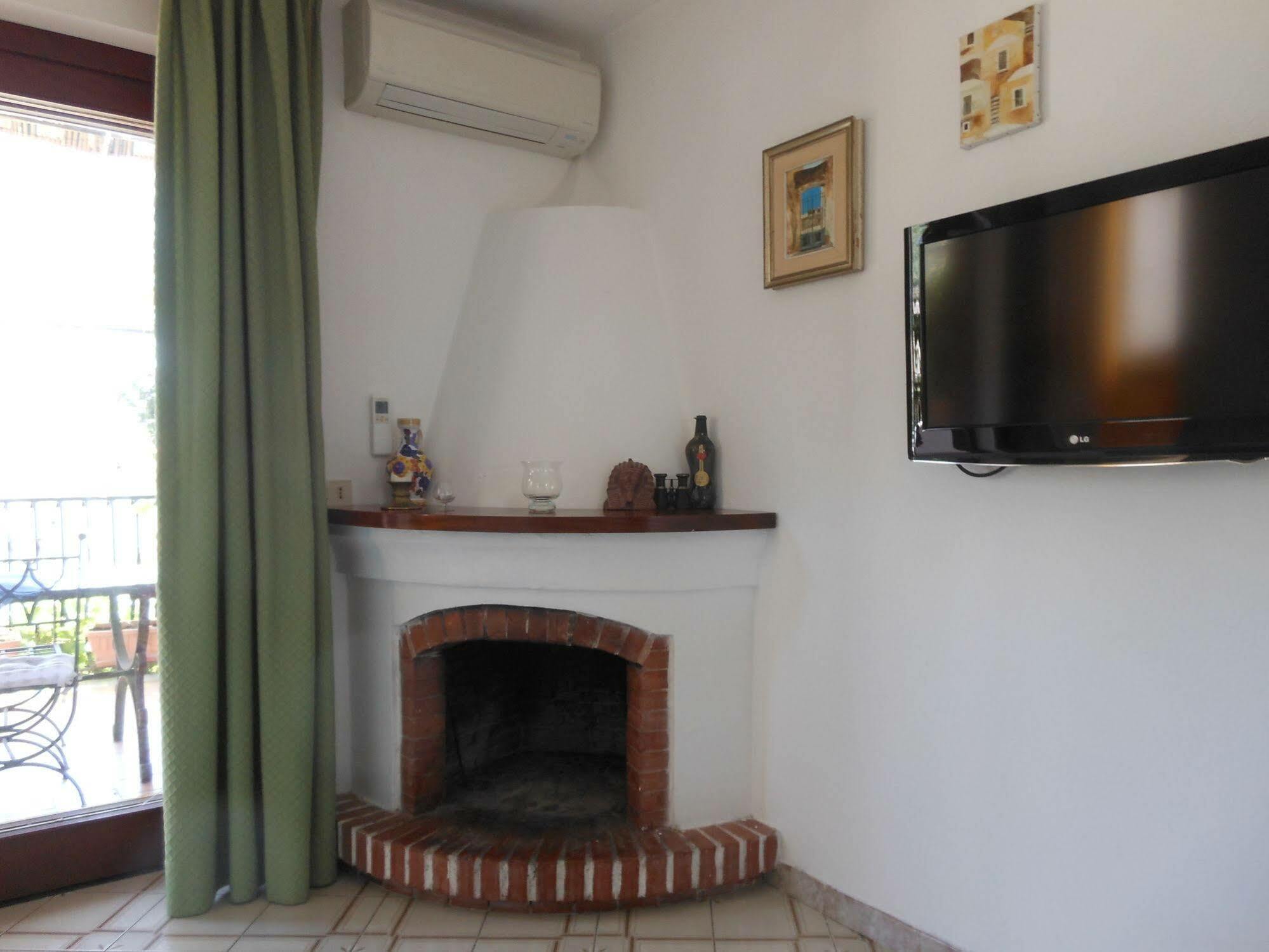 B&B Le Ninfee Di Positano Buitenkant foto