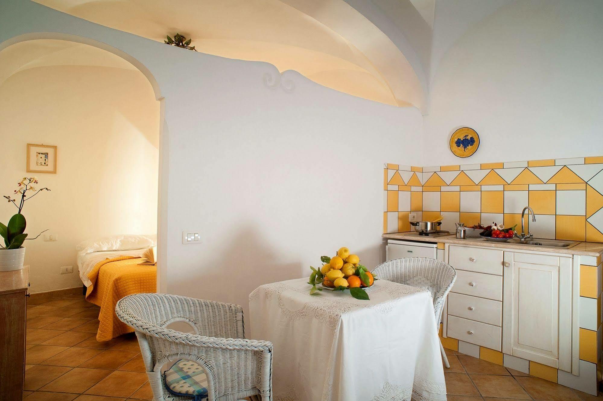 B&B Le Ninfee Di Positano Buitenkant foto