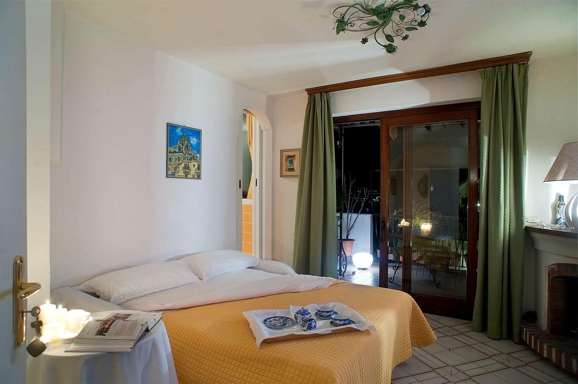 B&B Le Ninfee Di Positano Buitenkant foto